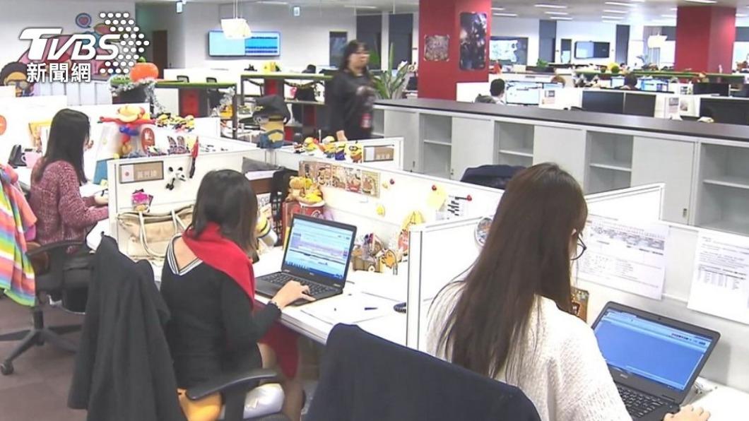 就算是副總裁,仍失業1年找不到工作。(示意圖,與本文無關/TVBS資料畫面) 裁員,公司裁員,公司倒閉,倒閉,失業,履歷