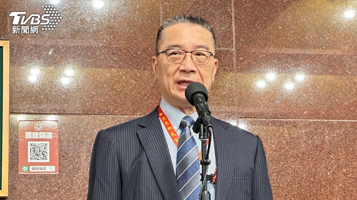 民進黨秘書長徐國勇19日出席黨團會議前受訪。(圖/潘袁詩羽攝) 民進黨秘書長徐國勇19日出席黨團會議前受訪。(圖/潘袁詩羽攝)