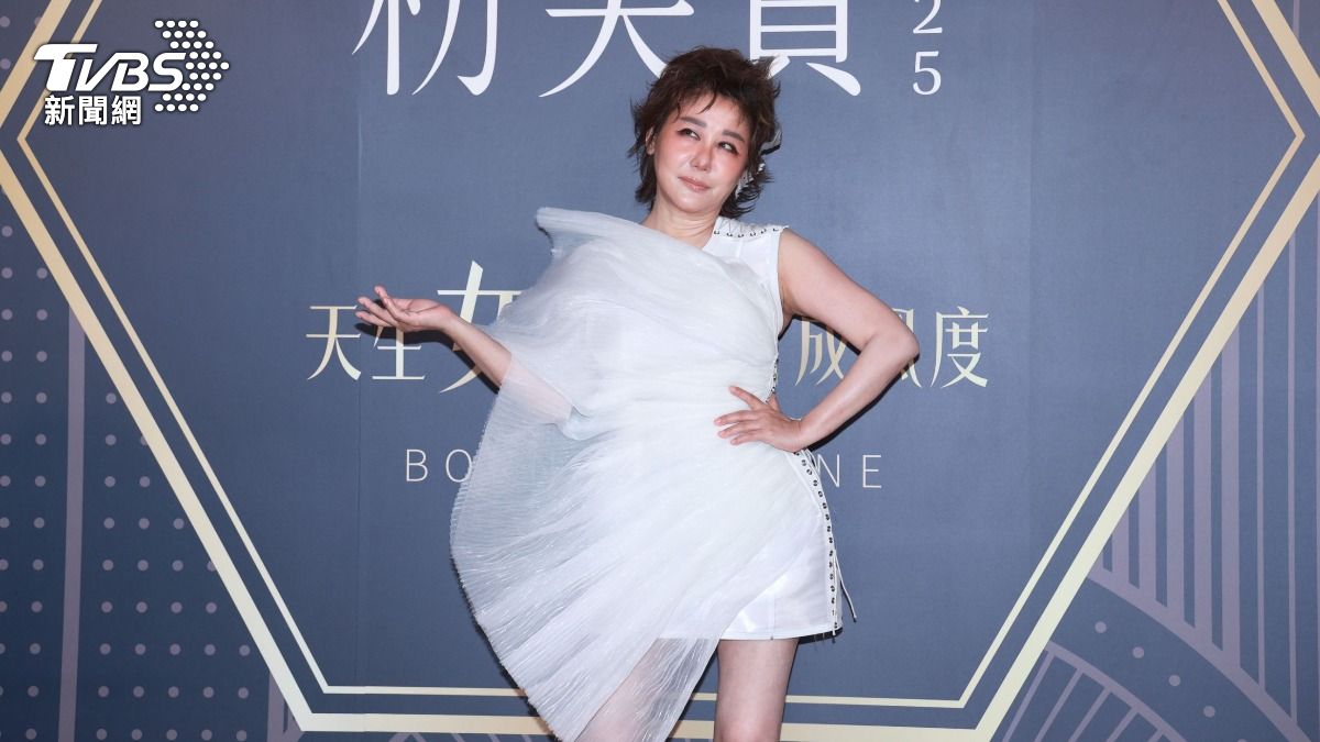藍心湄穿台灣設計師品牌禮服登場。(圖/趙世平攝) 藍心湄穿台灣設計師品牌禮服登場。(圖/趙世平攝)