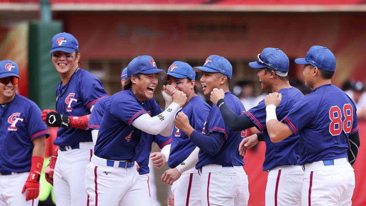 Taiwan dominates Palestine 14-0 in Asian Championship