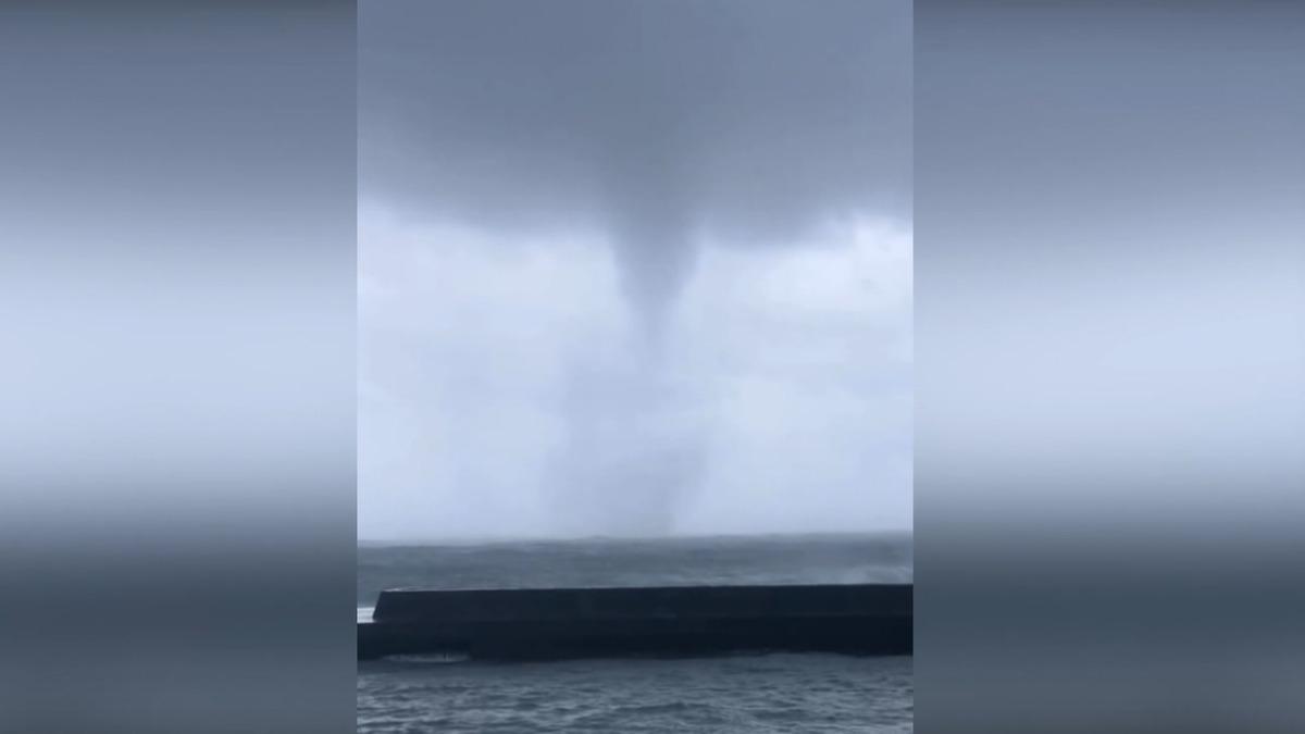 樺加沙直撲蘭嶼7.4米巨浪 綠島將軍岩外見水龍捲